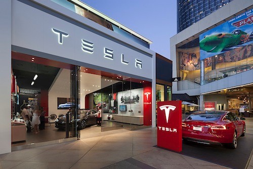 Tesla’s dealership strips heavy dealership costs